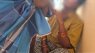 Cewek Desi India Lagi Digebukin Sama Mandor Dan Kuli Bangunan, Makin Kenceng Makin Basah.