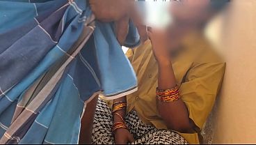 Cewek Desi India Lagi Digebukin Sama Mandor Dan Kuli Bangunan, Makin Kenceng Makin Basah.