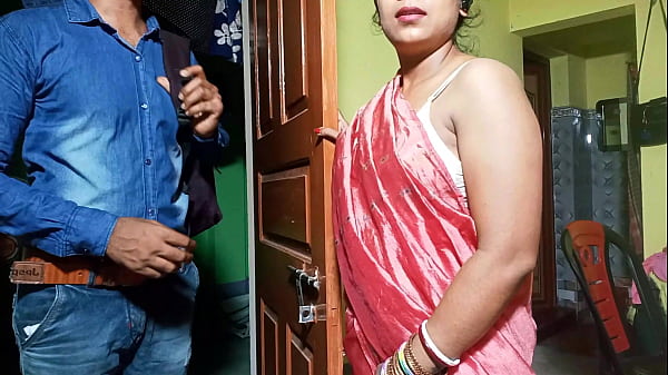 “ब्रा वाले सेल्समैन ने भाभीजी को फंसाकर चोदा, भारतीय गंदी बातें साफ हिंदी में”