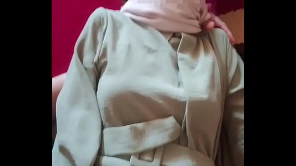 Saudari Tiri Berhijab Digebukin Pas Hari Raya, Makin Nikmat Rasanya.